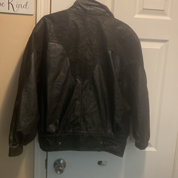 Leather jacket - Picture 4 of 5